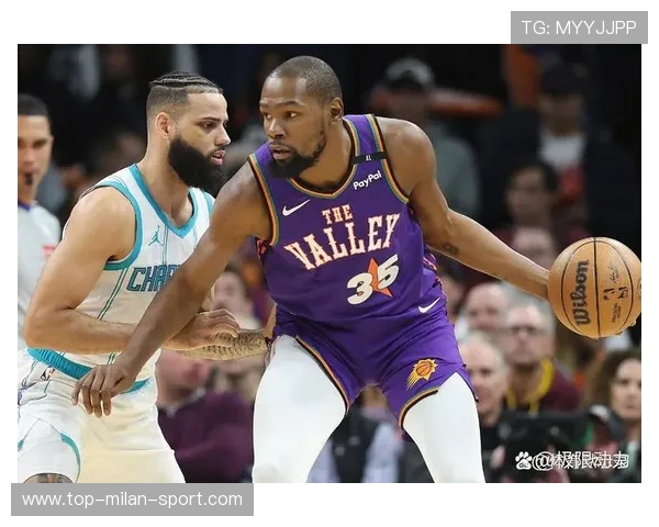 太阳球员快速回防化解对方反击