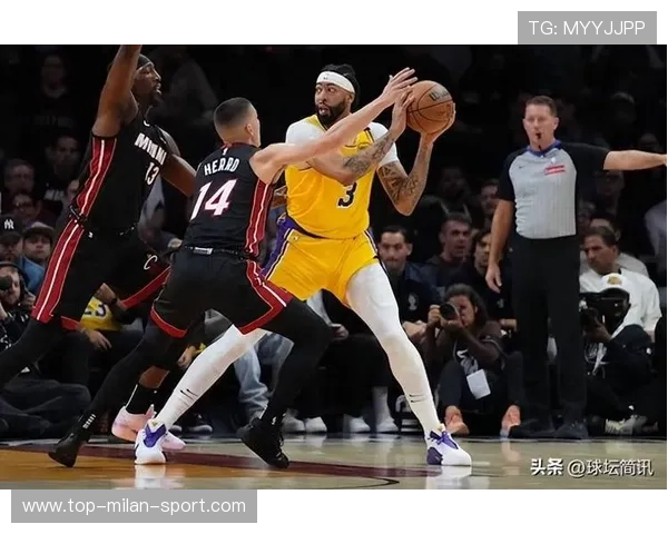 安东尼·戴维斯打破僵局，湖人守住领先