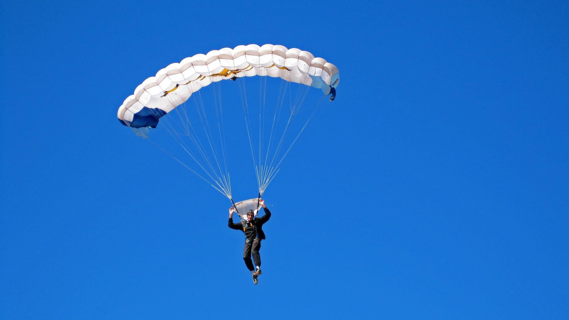 新闻中心展示智能制造成果，智能制造新闻稿范文